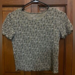 Dark green American Eagle floral crop top. Size Medium. Perfect condition.